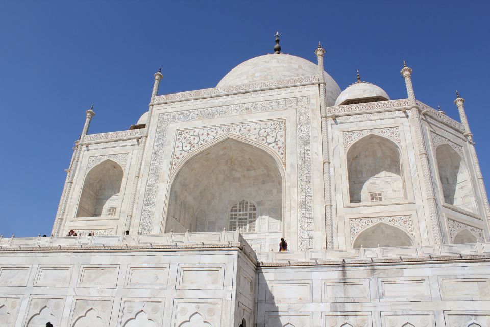 Delhi: Taj Mahal and Agra Private Day Trip with Hotel Pickup - Lunch at a 5-star hotel: what you should know before you order