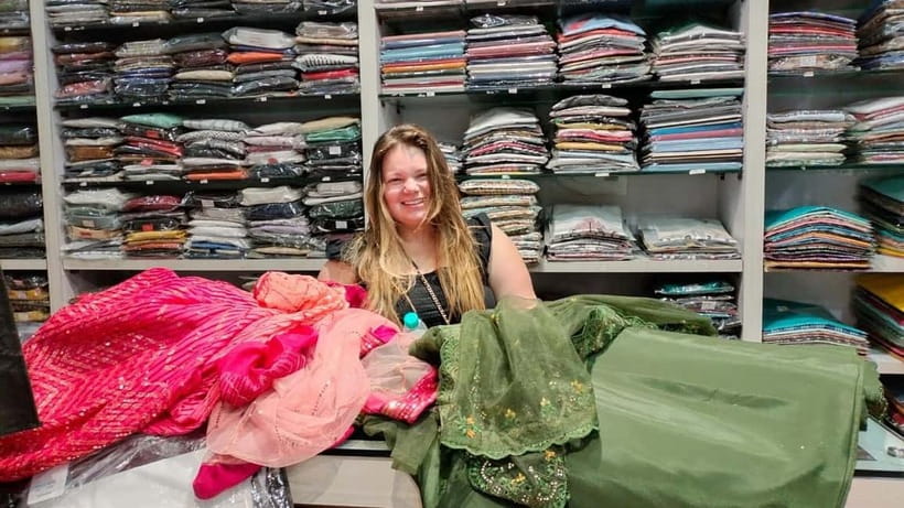 Delhi: Textile Trail Tour with Artisan Interaction - Shopping Smarter: Raw Fabrics, Trims, and Ethical Choices