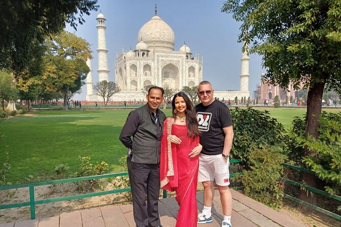 Delhi to Agra Private Day Trip with Sunrise Taj Mahal & Agra Fort - Taj Mahal in the Early Hours: What You’ll Experience On Arrival