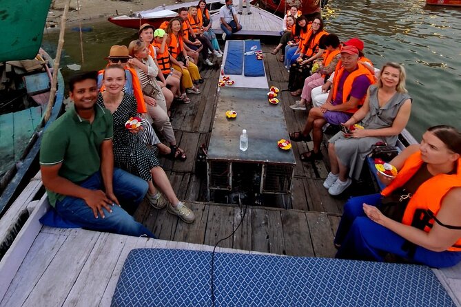 Delhi to Varanasi: Tour to the Sacred Ganga Aarti Ceremony - Dashashwamedh Ghat Ganga Aarti: The Fire Ceremony Up Close