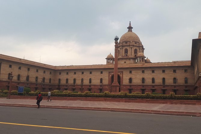 Delhi Tour with private car and local guide full day - Jama Masjid to Old Delhi Tuk-Tuk: When the City Gets Loud