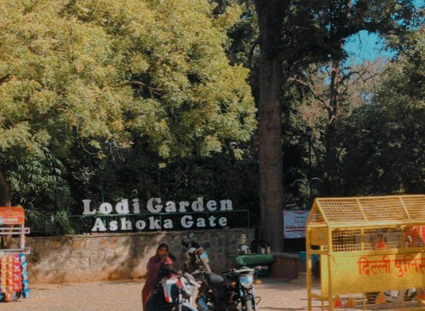 Delhi: Yoga in Lodhi Garden - What’s Included (and What You Should Bring)