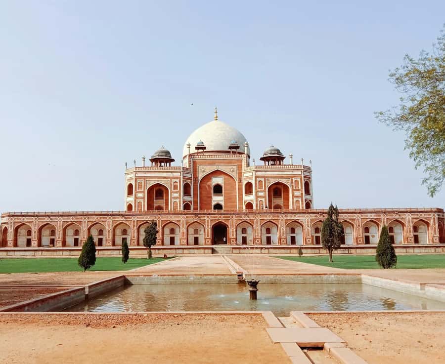 Delhi:Private Old & New Delhi Tour.Full &Half Day By Ac Car - Lotus Temple and the political drive past Parliament