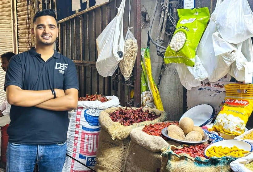 Discover Old & New Delhi: Private Tour with Street Food - A private Delhi day that links monuments to food