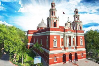 Divine Delhi: Explore Indian Faiths on a Cultural Tour - Jain Lal Mandir and the Jain Birds Hospital behind the main shrine