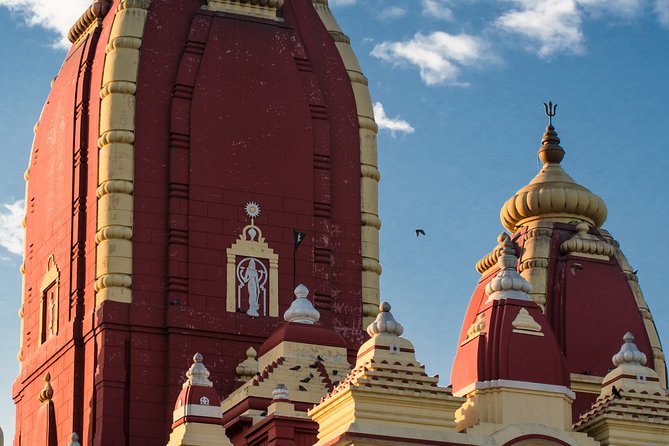 Divine Temples Tour in Delhi - Swaminarayan Akshardham: pink sandstone and carved detail