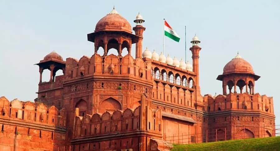 Explore Chandni Chowk: Old Delhi Private Tuk Tuk & Food Tour - India Gate and Parliament views: a quieter ending with meaning