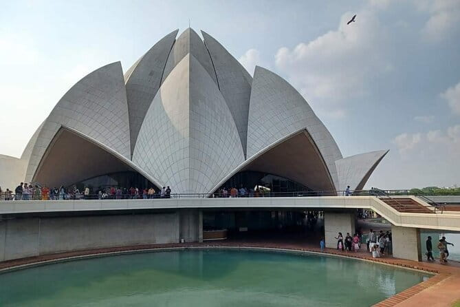 Explore Delhi Half-Day Tour with Agra Drop - A Fast Mix of Old Delhi and New Delhi Icons