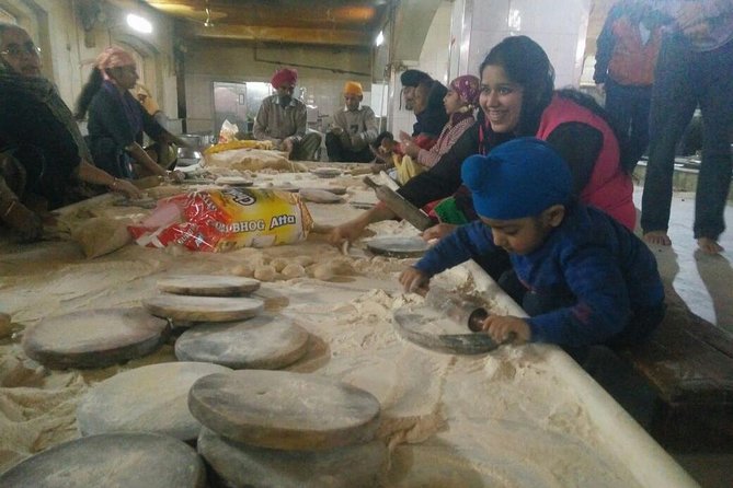 Explore the Beauty of Old Delhi & the Spice Market! - The Pace: Walking, Rickshaw, and Staying Sane