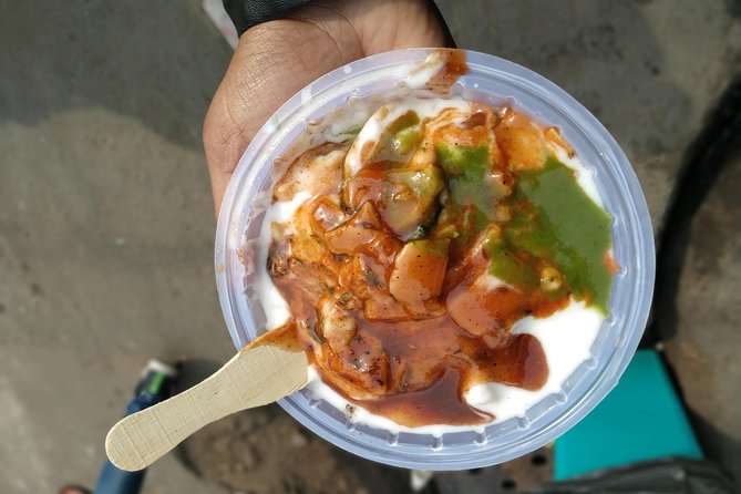Food Tour to Old Delhi with a Local - Stop 2: Gurudwara Sis Ganj Sahib and the community kitchen connection