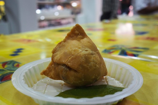 Foodies Walk Through New Delhi - Meeting at Shadipur, then locking onto the route fast
