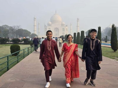 From Agra: Taj Mahal Guided Tour With Professional Photos - Getting picked up in Agra (and choosing your easiest start)