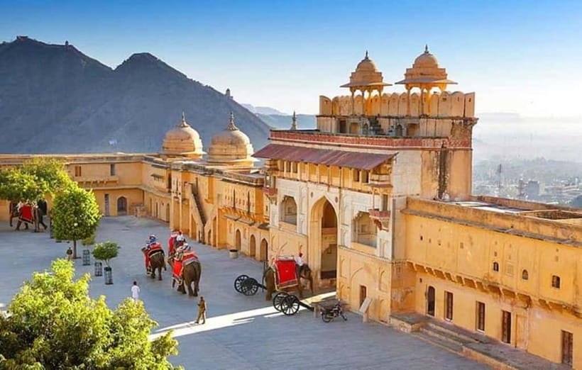 From Delhi: 2-Day Agra & Jaipur Golden Triangle Experience - Fatehpur Sikri: the deserted Mughal city that changes the mood