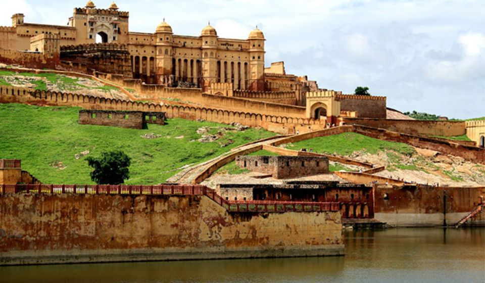 From Delhi: 2-Day Jaipur Private Guided Tour - Jal Mahal Water Palace: a quick stop that can be worth it