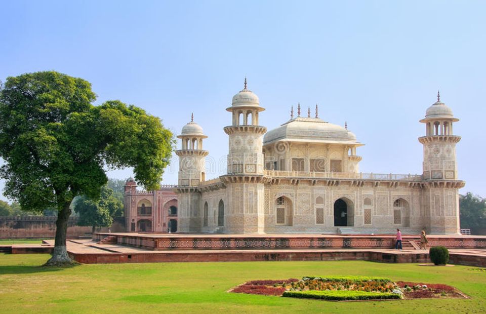 From Delhi: 2-Day Private Agra Trip w/ Taj Mahal & Agra Fort - Day Two early morning: sunrise at the Taj Mahal
