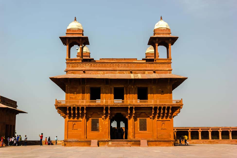 From Delhi: 3-Day Private Golden Triangle Tour with Hotels - How the Private Car, Small Group, and Guide Languages Work Together