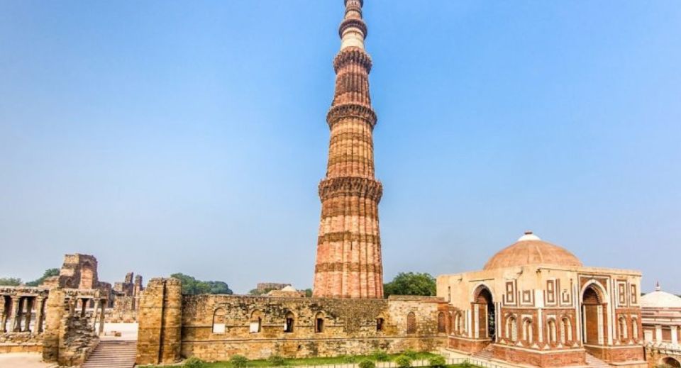 From Delhi: 3-Days Private Golden Triangle Tour with Hotel - Day 3 in Jaipur: Amber Fort, Hawa Mahal, Jantar Mantar, and the return to Delhi