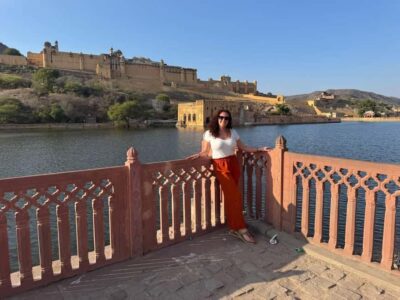 From Delhi: 4-Day Golden Triangle Tour with Tiger Safari - Day 1 in Delhi: Jama Masjid, Qutub Minar, and a Rickshaw Through Old Streets