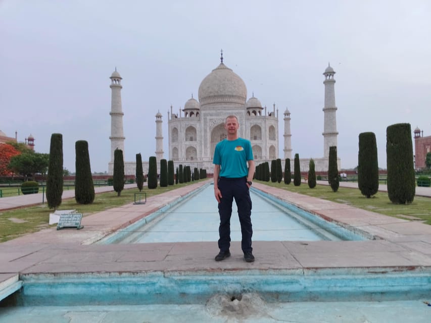 From Delhi: 5 Days Golden Triangle Tour - En route to Jaipur: Fatehpur Sikri’s ghost-city feel and a stepwell stop