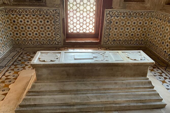 From Delhi: Agra Overnight With Fatehpur Sikri All Inclusive - Fatehpur Sikri after breakfast: a focused 2-hour Akbar-era stop