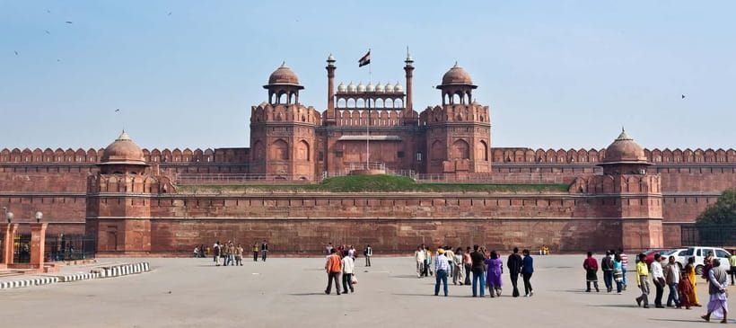 From Delhi Airport: Guided Layover Tour of Old & New Delhi - Qutub Minar, Humayun’s Tomb, and India Gate: the New Delhi core