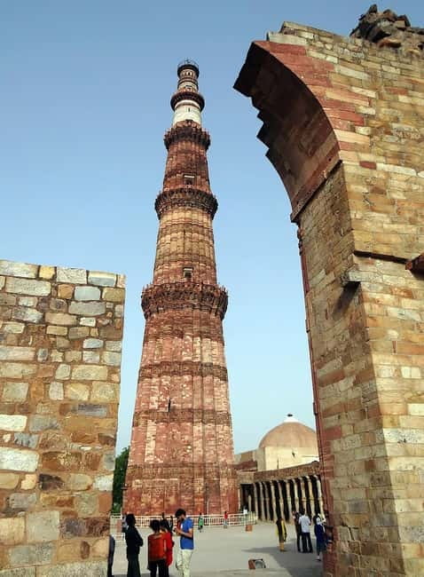 From Delhi Airport: Guided Layover Tour of Old & New Delhi - Old Delhi essentials: Jama Masjid and the route through Chandni Chowk