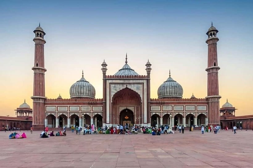 From Delhi Airport: Layover Guided Old & New Delhi Tour - Jama Masjid to Chandni Chowk: Old Delhi in motion