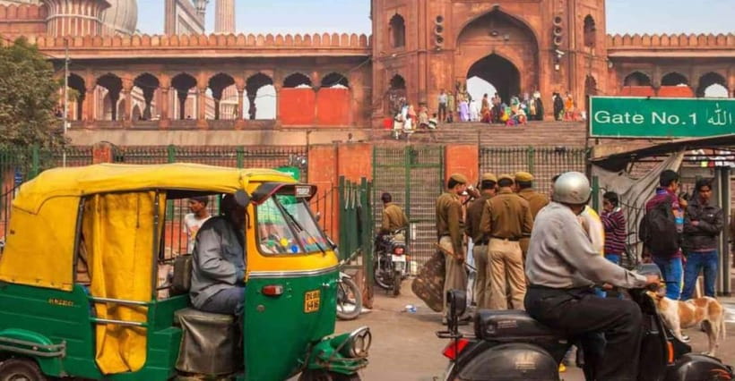 From Delhi Airport: Layover Guided Old & New Delhi Tour - New Delhi monuments: Lotus Temple, Humayun’s Tomb, and Qutb Minar