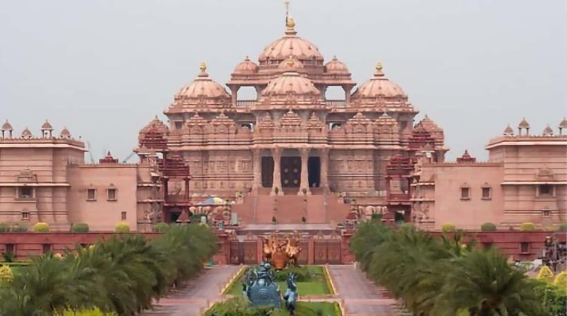 From Delhi: Akshardham Tour With Light & Water Show - Sahajanand Darshan: where the guide turns temple space into a story you can follow
