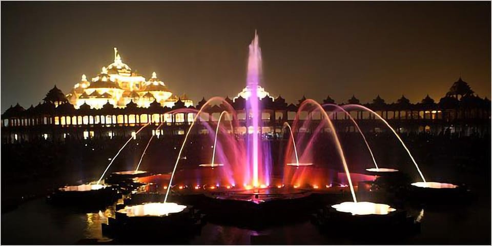From Delhi: Akshardham Tour With Light & Water Show - Guide quality: why the right storytelling changes everything