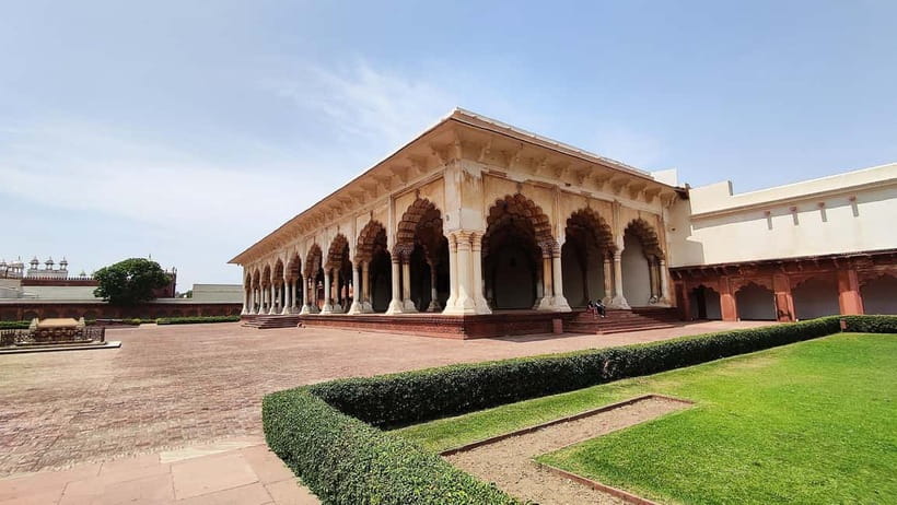 From Delhi: All-Inclusive Taj Mahal & Mathura Vrindavan Tour - One-day route that strings together Agra and Krishna sites