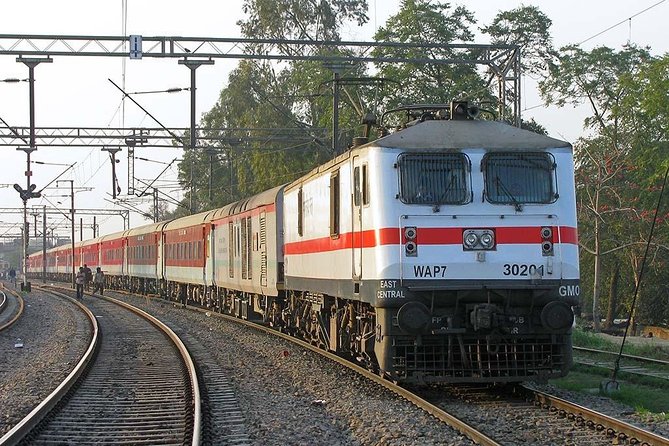 From Delhi: All-Inclusive Taj Mahal Tour by Train with Escort - Gatimaan Express Delhi–Agra timing: the real value