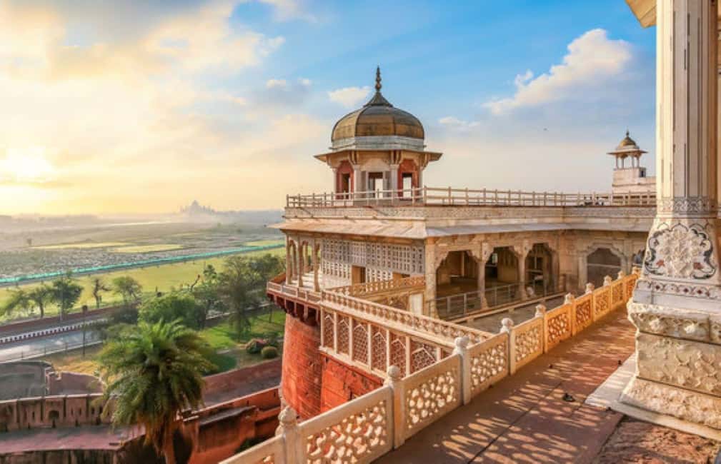 From Delhi Exclusive Taj Mahal Private Tour with Luxury Car - Inside Taj Mahal: guided walk, practical photo strategy