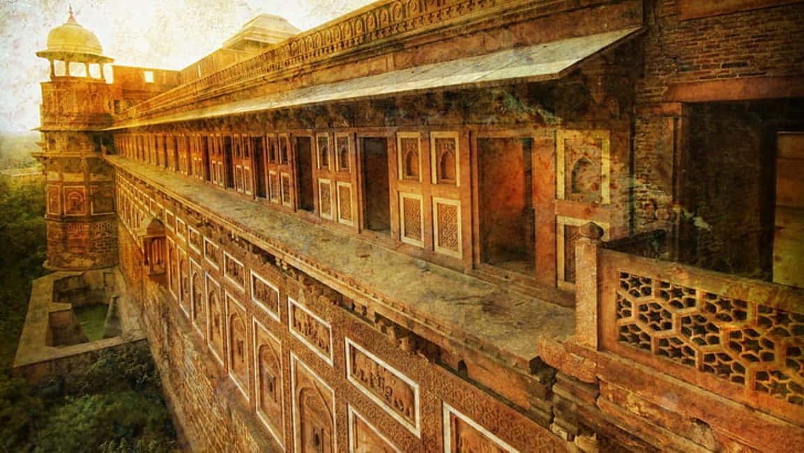 From Delhi Exclusive Taj Mahal Private Tour with Luxury Car - Lunch at a 5-star hotel: a real meal, not a forced break