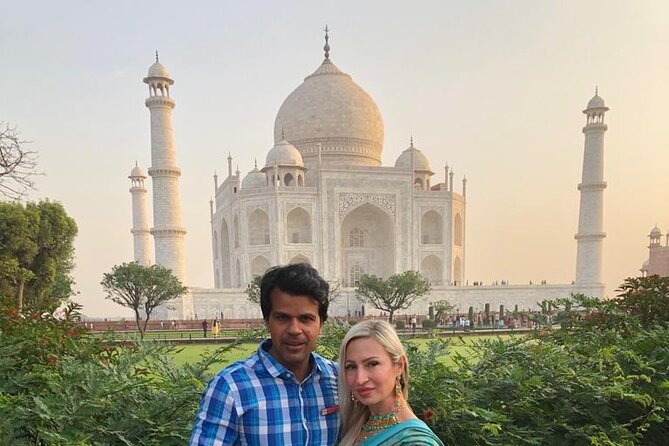 From Delhi: Full Day TajMahal & Agra Fort with 5 Star Lunch - The Taj Mahal visit: guided pacing for a crowded, emotional place