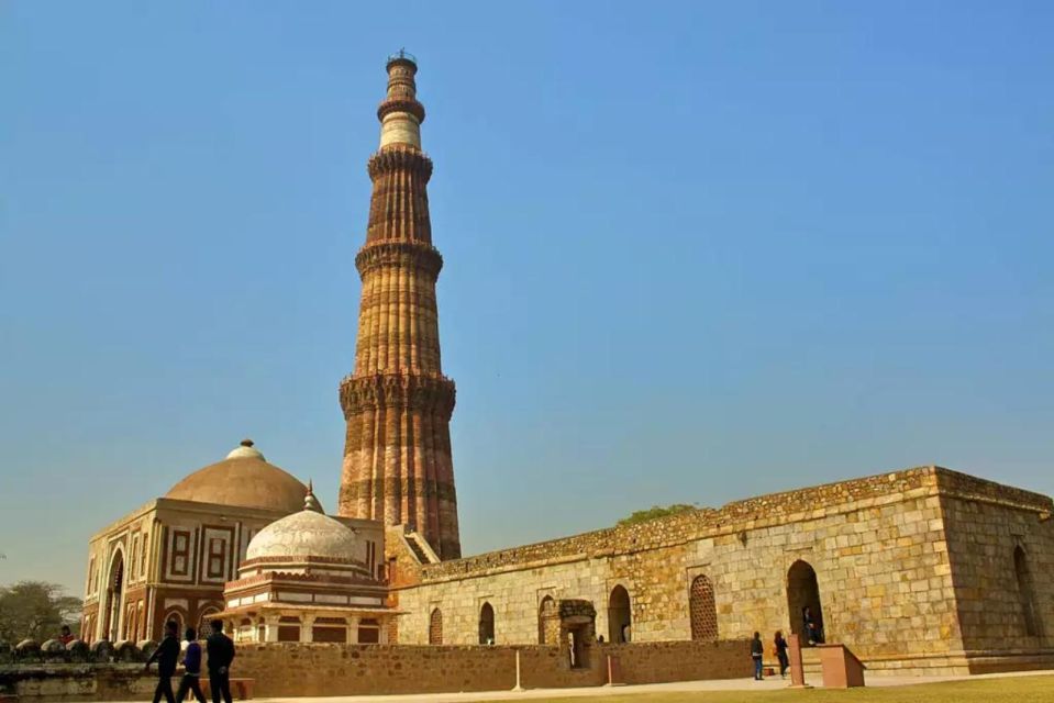 From Delhi: Old and New Delhi Sightseeing Tour with Guide - Quick hits before you go