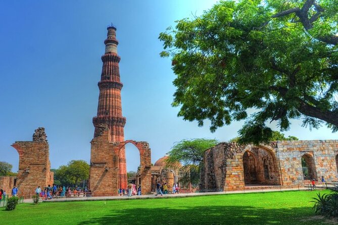 From Delhi : Private Full Day Old and New Delhi City Tour - Jama Masjid and Red Fort: Big Names, Different Viewing Styles