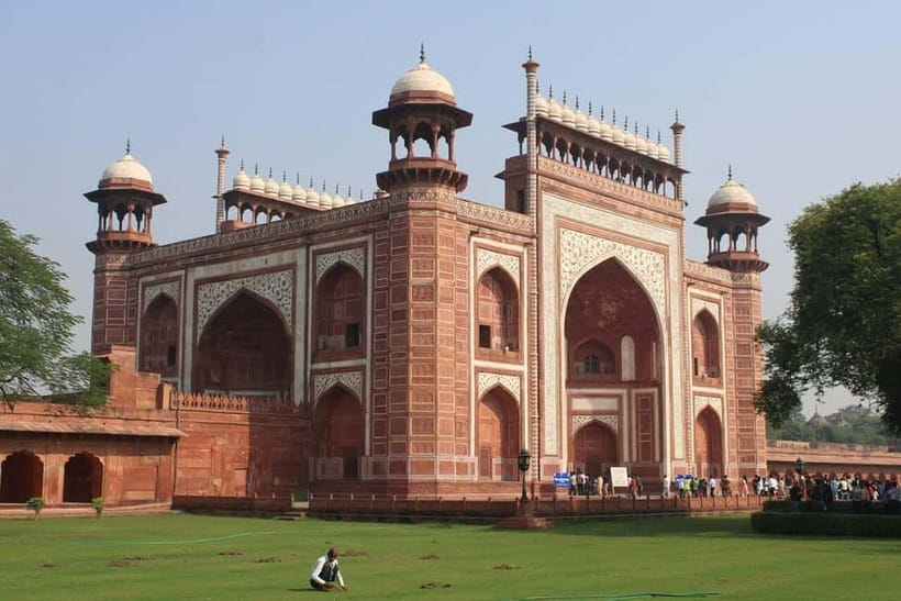 From Delhi: Private Taj Mahal Day Tour By Car and Driver - What to wear and pack for an 11-hour day