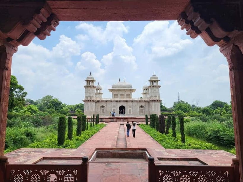 From Delhi: Private Taj Mahal Day Tour By Car and Driver - Private car logistics: the comfort piece you actually feel