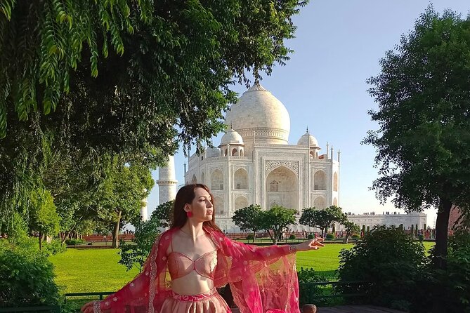 From Delhi: Private Taj Mahal Photoshoot in Indian Ethnic Attire - Your deliverables: 40+ edited digital photos