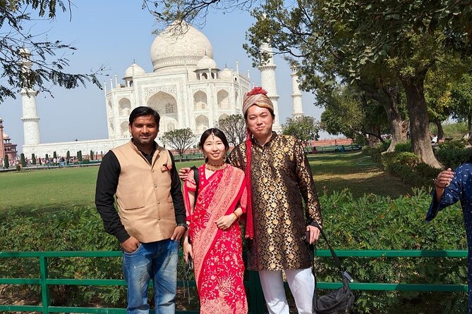 From Delhi: Same Day Taj Mahal Tour By Car - Photos, shopping, and the moments between monuments