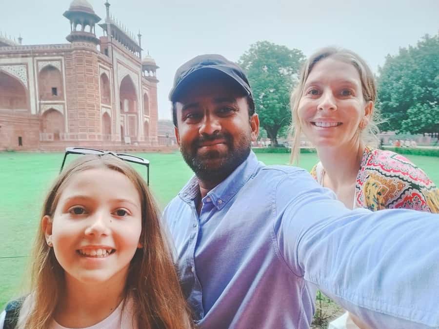 From Delhi: Same Day Taj Mahal Tour with lunch in 5 star - Agra Fort: More than a backdrop for forts