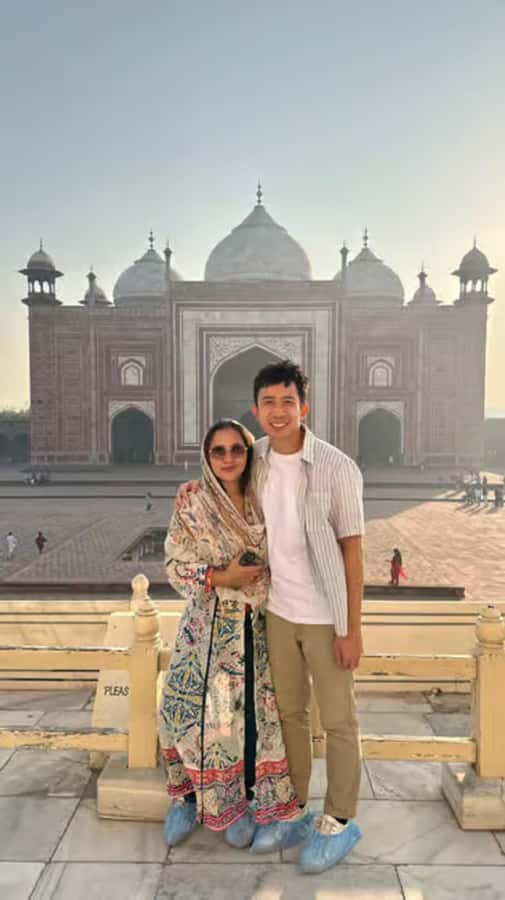 From Delhi: Same Day Taj Mahal Tour with lunch in 5 star - Skip-the-line entrance: What it changes at the Taj Mahal