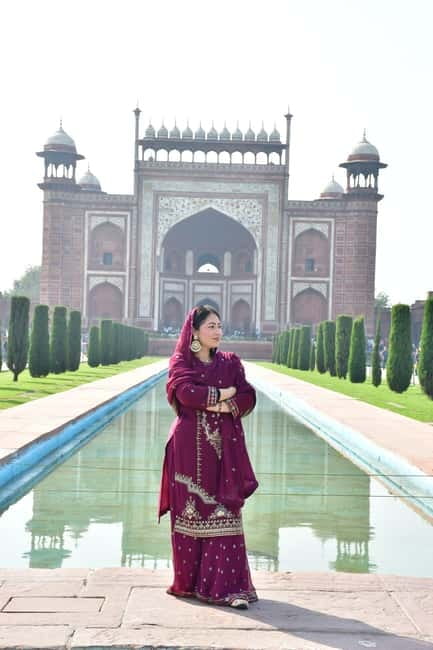From Delhi: Same Day Taj Mahal Trip By India's Fastest Train - Onboard the Gatimaan: meals, seats, and stress control
