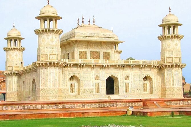 From Delhi : Sunrise Taj Mahal & Agra Fort Day Tour by Car. - The pre-dawn pickup and 3-hour Expressway ride