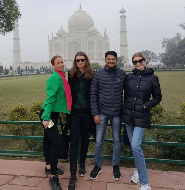 From Delhi: Sunrise Taj Mahal and Agra City Day Tour By Car - Agra Fort in late morning: Mughal power and real stone-and-structure viewing