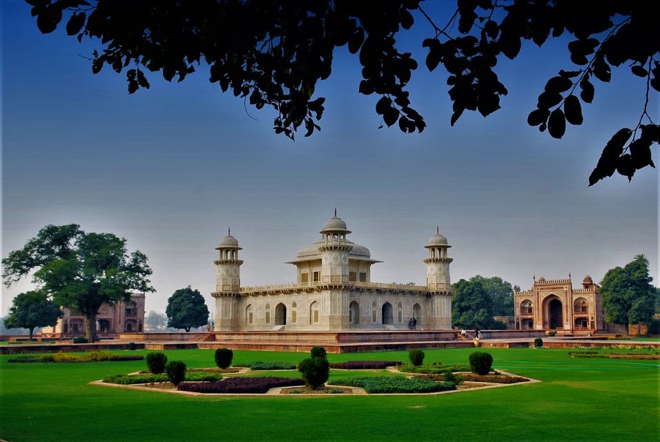 From Delhi: Taj Mahal & Agra City Tour By Gatiman Train - Train breakfast, train dinner, and keeping the day easy
