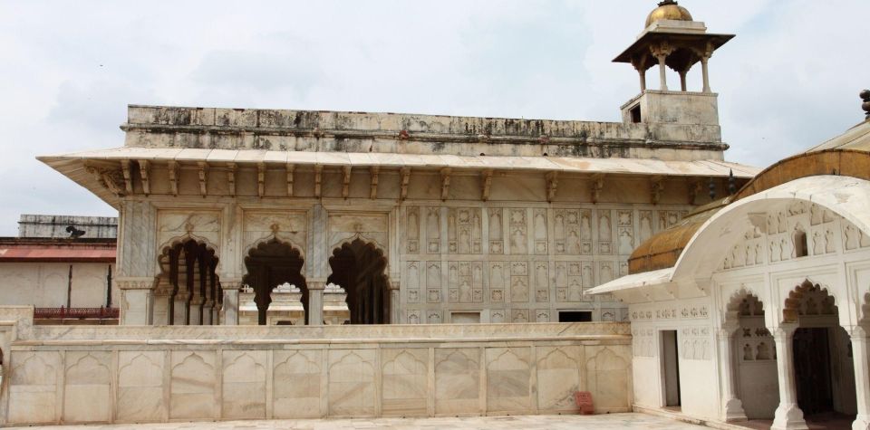 From Delhi: Taj Mahal & Agra Full Sameday Tour All Inclusive - Lunch at a Multi-Cuisine Restaurant: Fuel Without Detouring