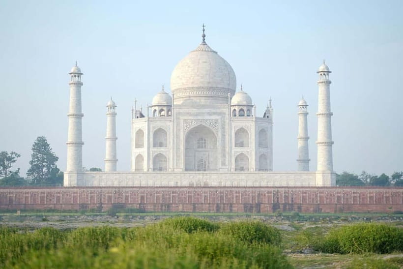 From Delhi: Taj Mahal, Agra & Mathura Tour by Car - Agra Fort: the 15-minute connector stop that adds real contrast
