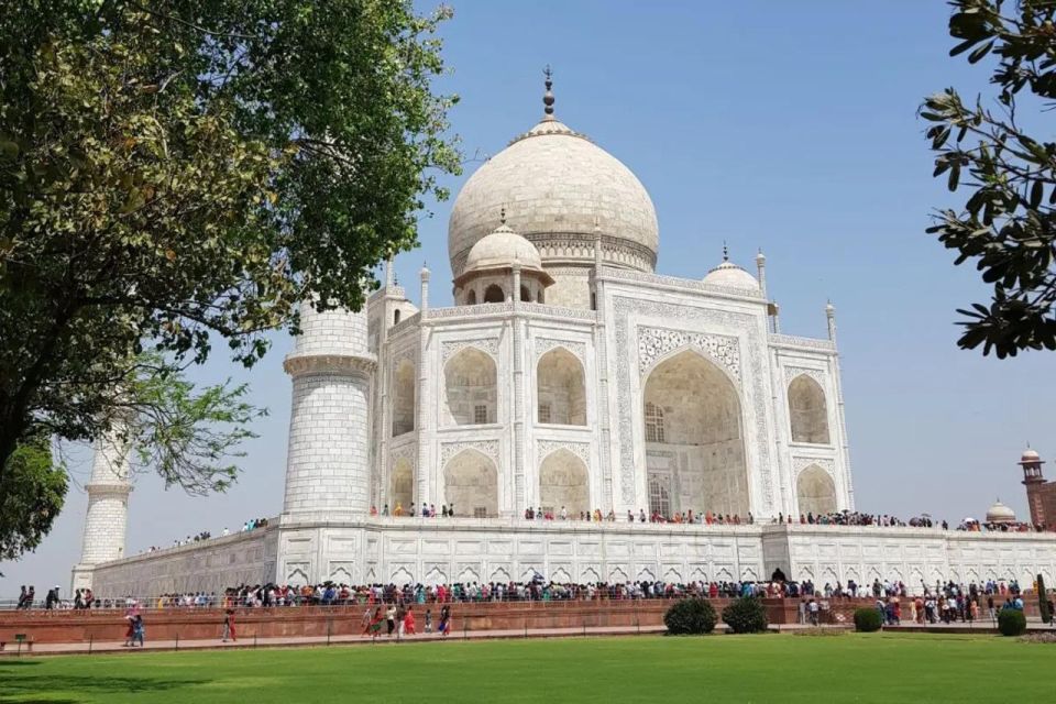 From Delhi: Taj Mahal, Agra & Mathura Tour by Car - Mathura’s Krishna Janmasthan Temple: where the story starts